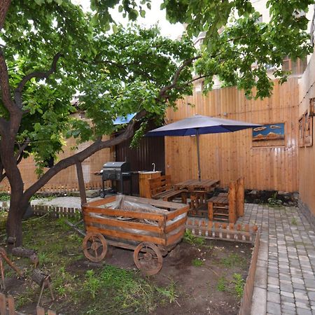 Hotel Partiez Yerevan Bagian luar foto