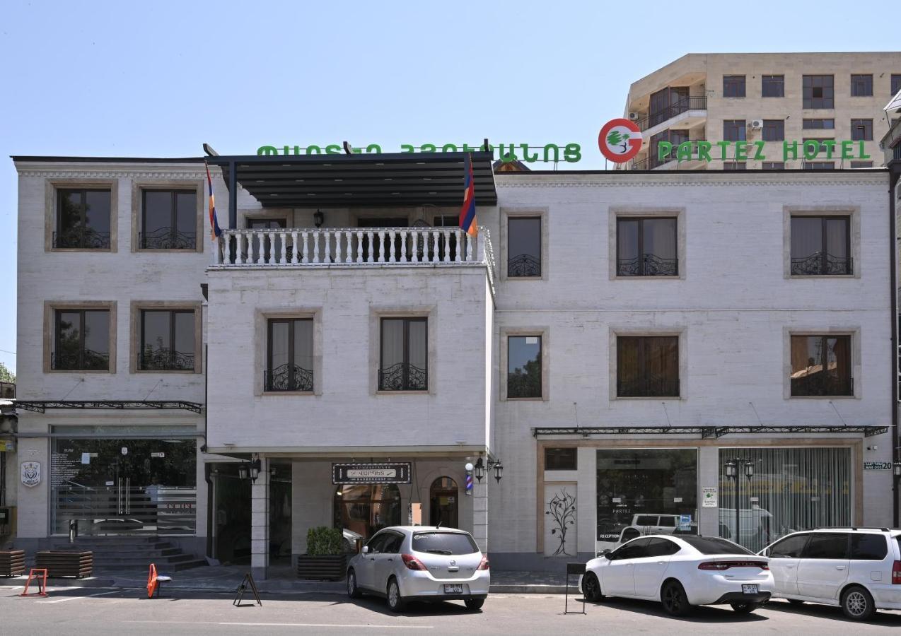 Hotel Partiez Yerevan Bagian luar foto