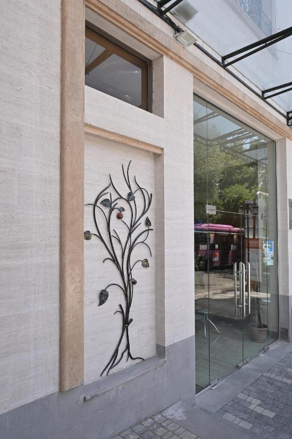 Hotel Partiez Yerevan Bagian luar foto