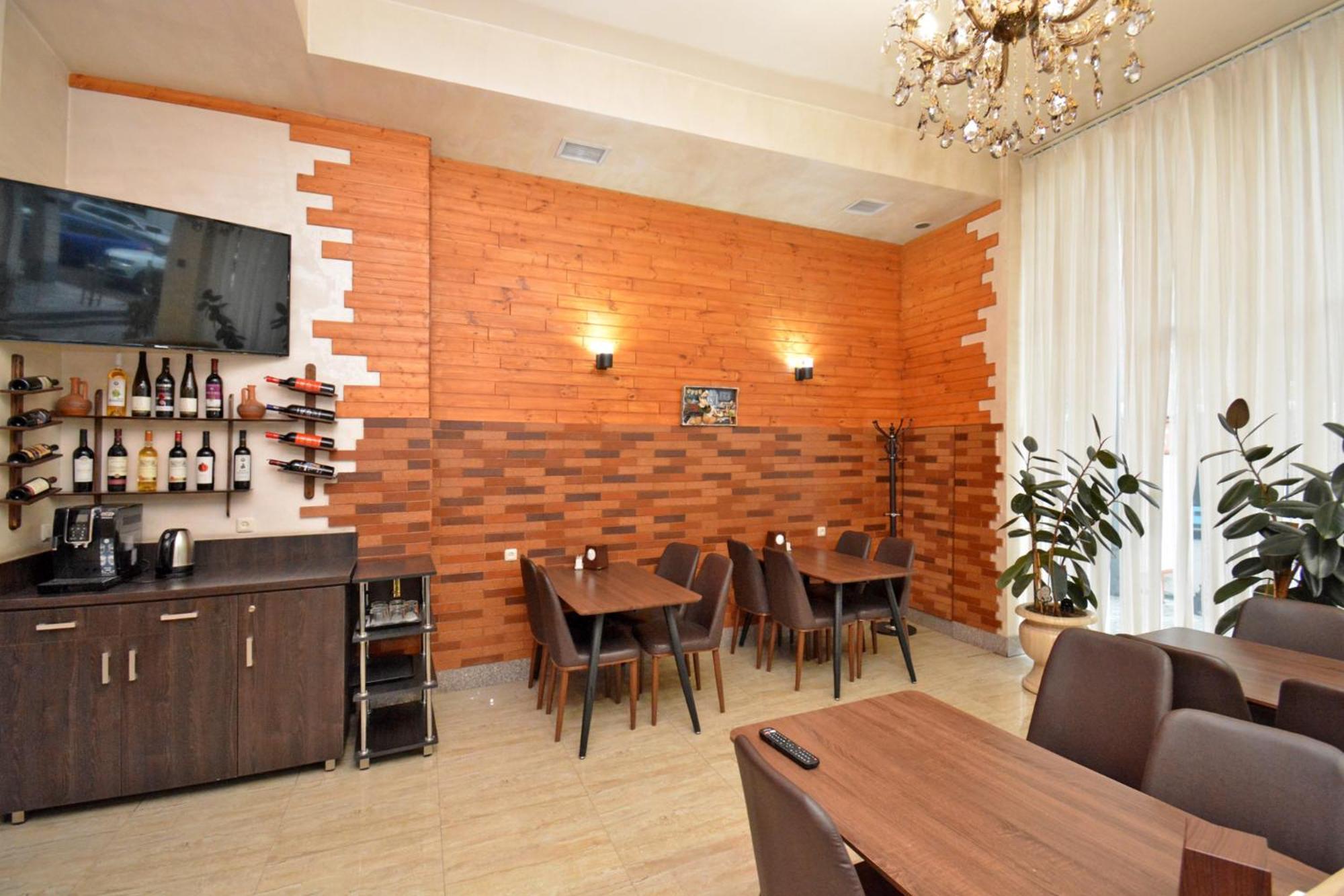 Hotel Partiez Yerevan Bagian luar foto