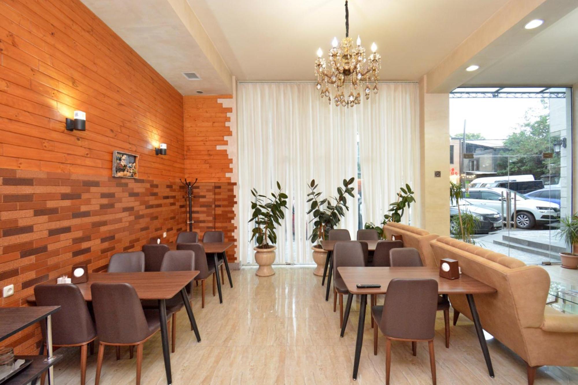 Hotel Partiez Yerevan Bagian luar foto