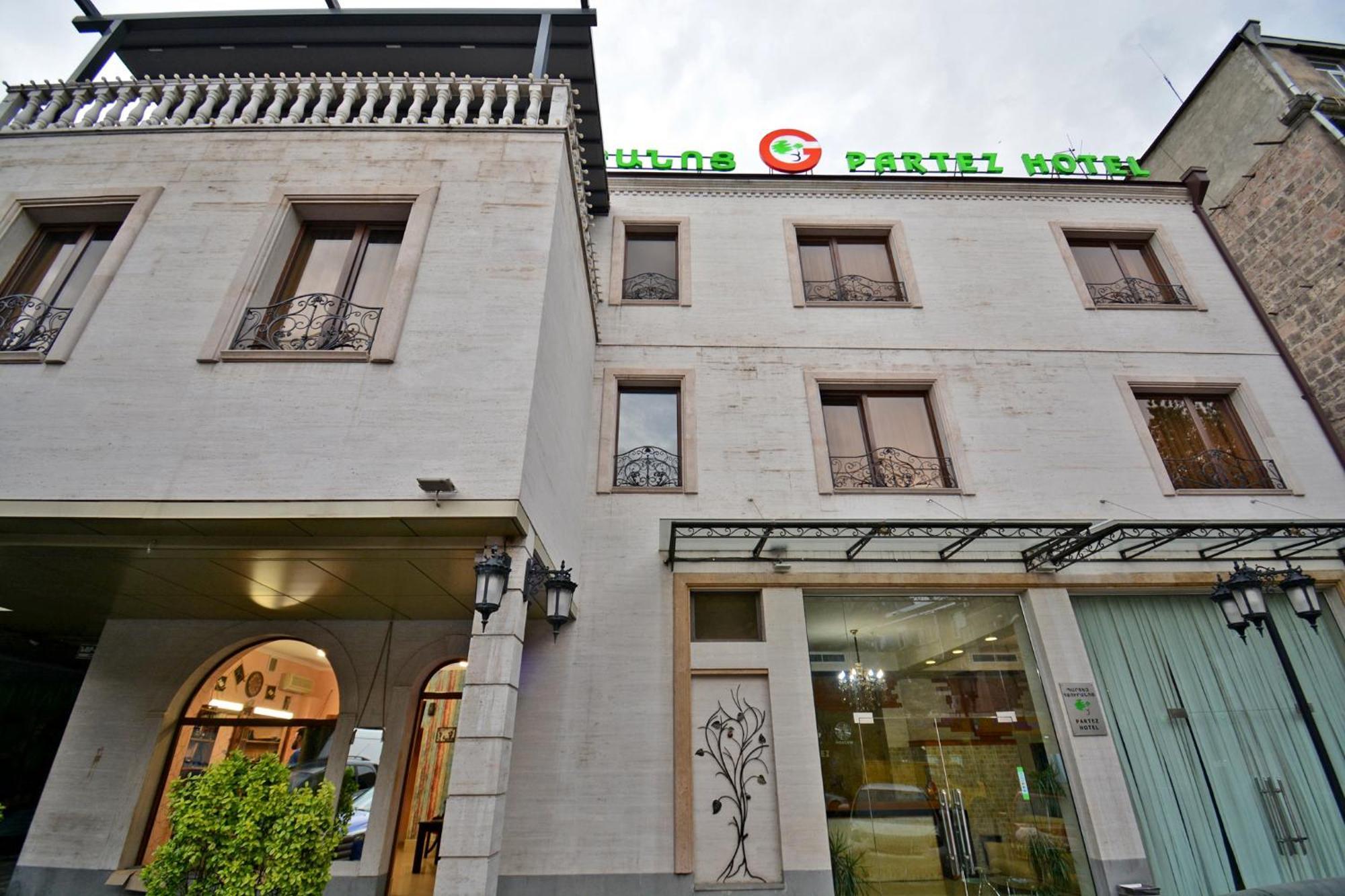 Hotel Partiez Yerevan Bagian luar foto