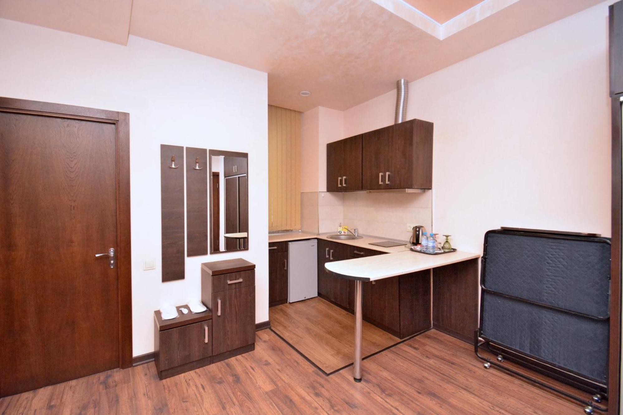 Hotel Partiez Yerevan Bagian luar foto