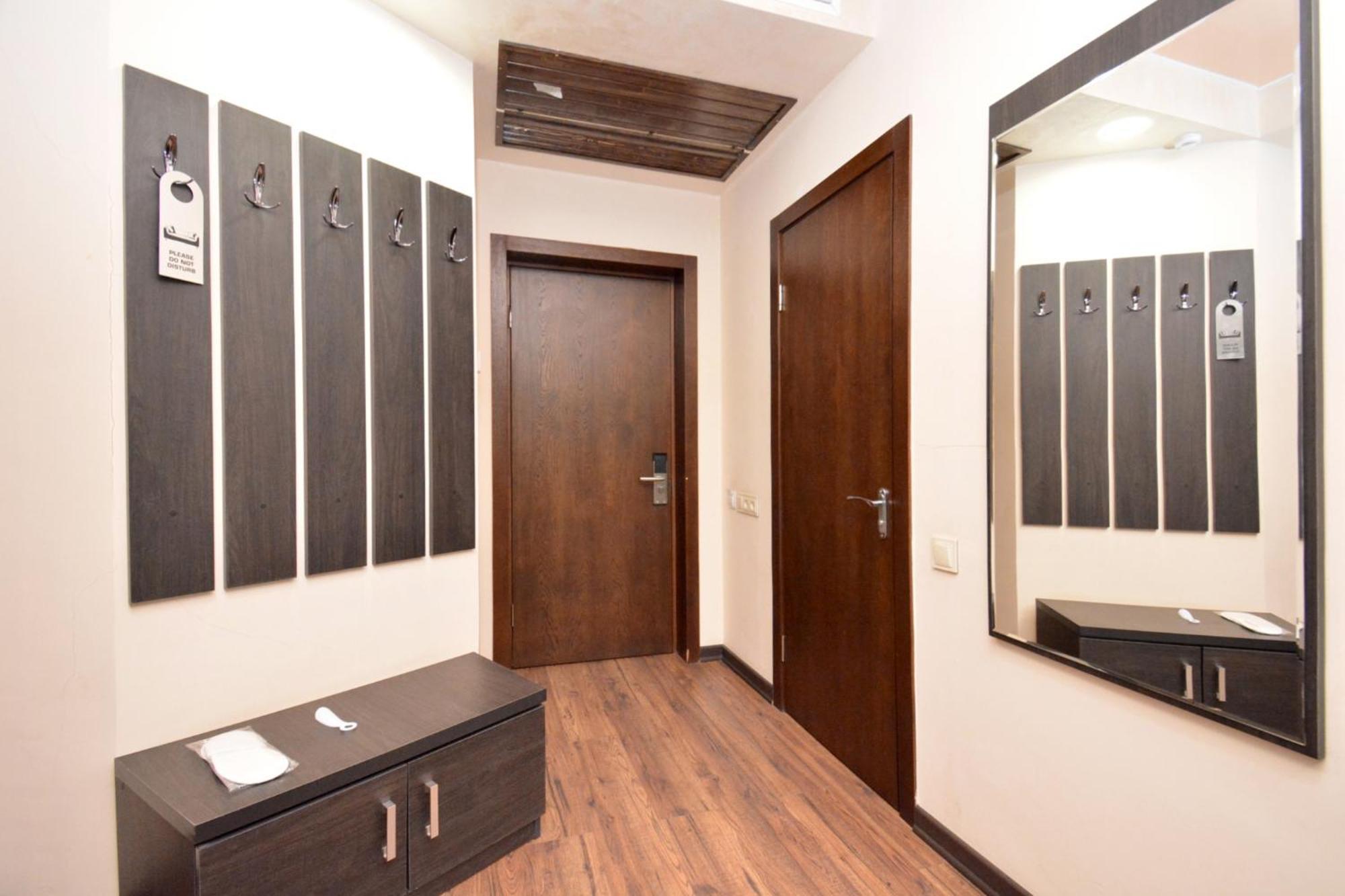 Hotel Partiez Yerevan Bagian luar foto